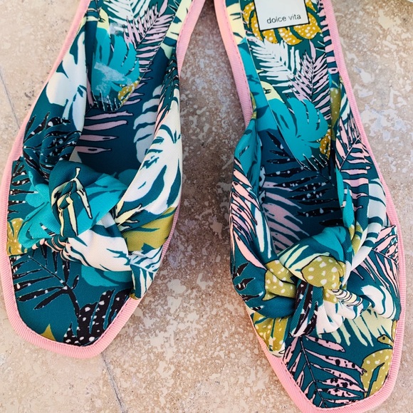 Dolce Vita Odele Palm Print Slide Sandal - Picture 2 of 5
